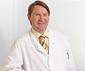 Dr. Ulrich Knüttel